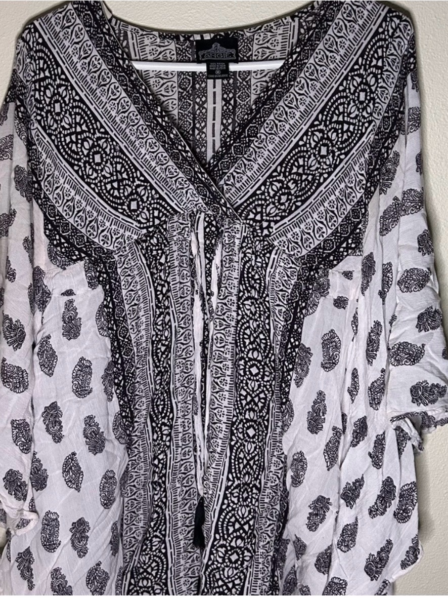 Angie Black & White Printed V-Neck Tunic With Tie